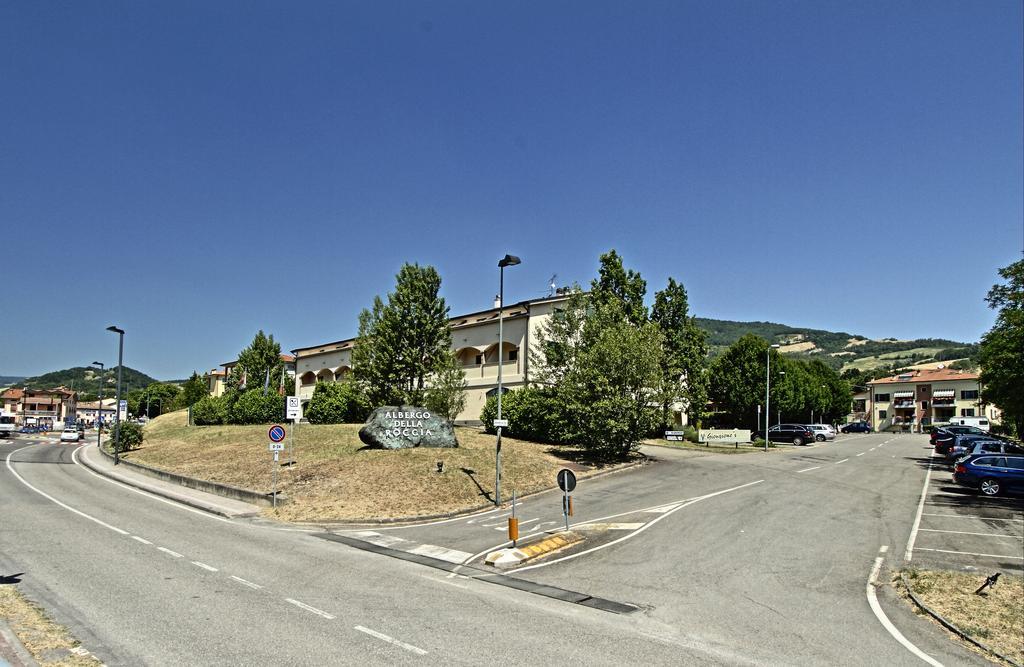 Albergo Della Roccia Varano deʼ Melegari Eksteriør bilde