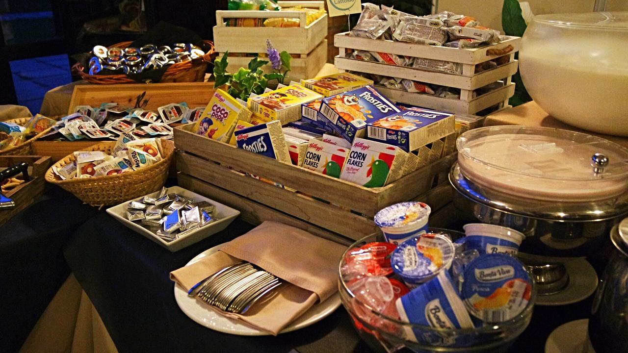Albergo Della Roccia Varano deʼ Melegari Eksteriør bilde